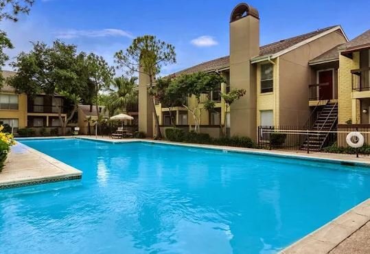 Foto del edificio - 10901 Meadowglen Ln