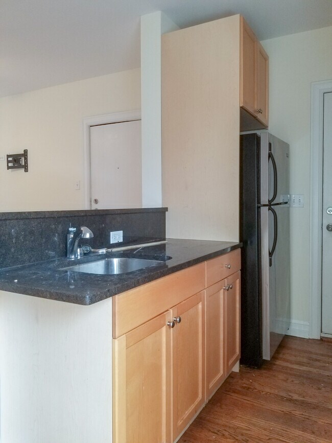 Foto del edificio - 3810 N Sheffield Ave