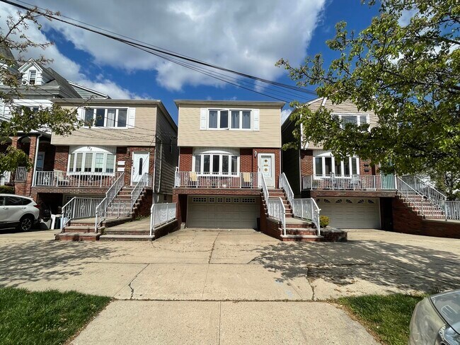 Building Photo - 927 Avenue C