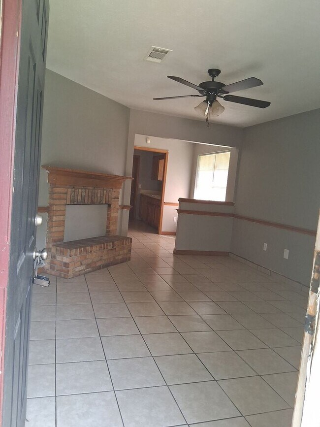 Foto del edificio - 116 Timberlawn Rd