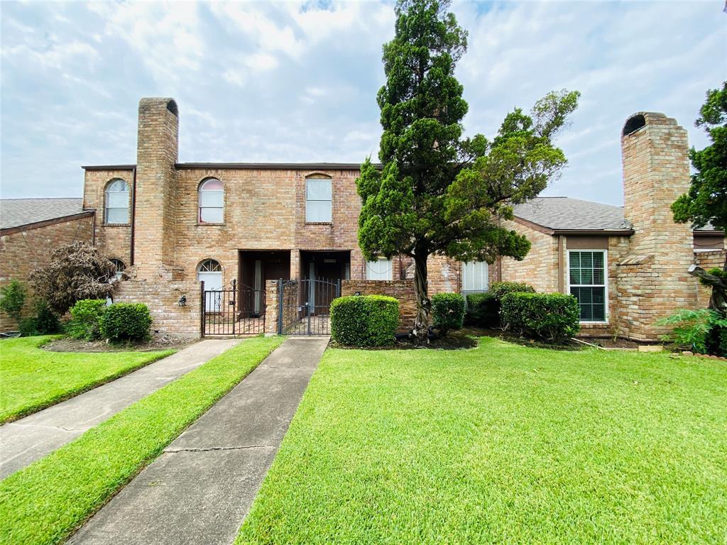 8718 Maplecrest Dr, Houston, TX 77099 Condo for Rent in Houston, TX