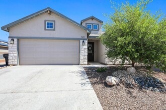 Building Photo - 501 Montecito Dr
