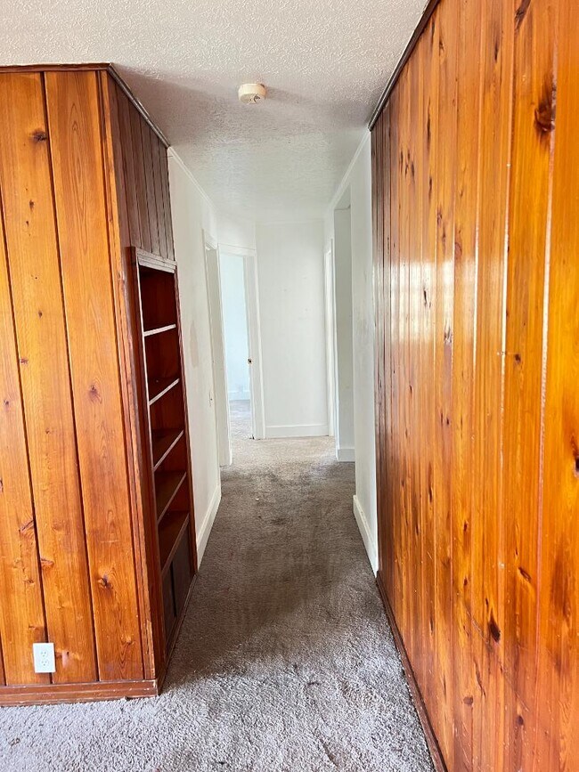 Foto del edificio - 2214-2216 Moreno Ave. - 2216 Moreno Ave.