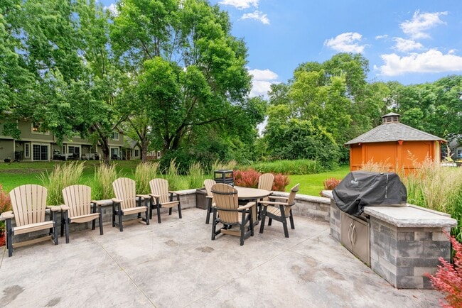 Building Photo - Birch Lake Townhomes