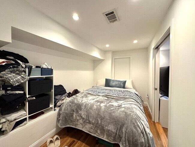 Foto del edificio - 124 Beacon St