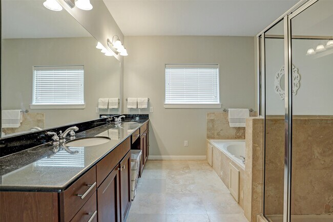 Building Photo - 936 W 26th St