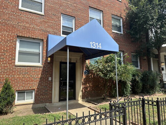 Building Photo - 1314 K St SE