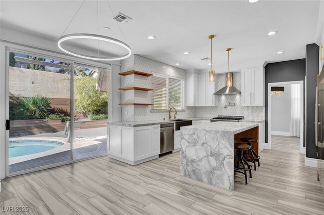 Foto del edificio - 9704 Cameo Rose Ln