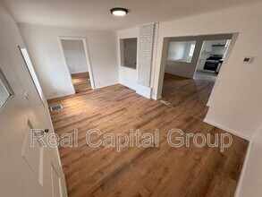 Building Photo - 117-119 Odell St