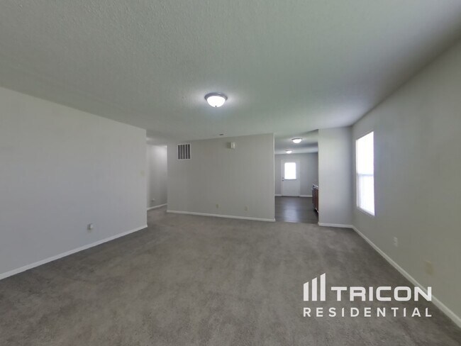 Foto del edificio - 2604 Woodfield Blvd