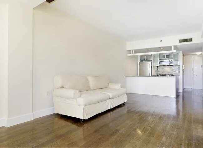 Foto del edificio - 21-24-24 30th Ave.