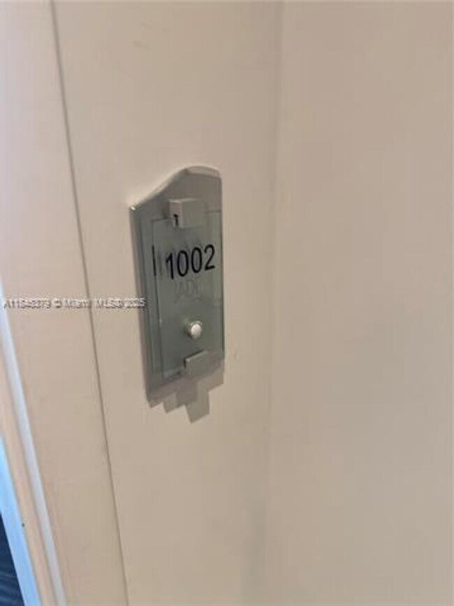 Foto del edificio - 17001 Collins Ave