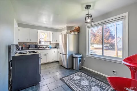 Building Photo - 5645 West Ln