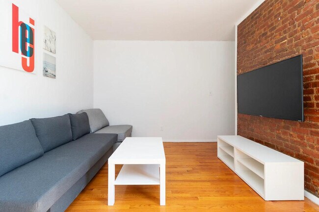 Building Photo - 1789 1st Ave