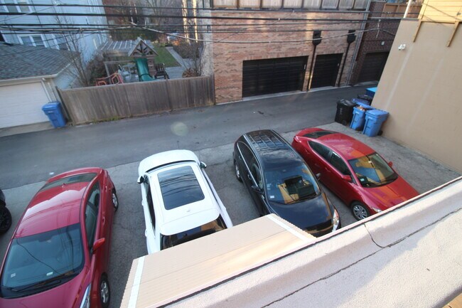 Foto del edificio - 3438 N Southport Ave