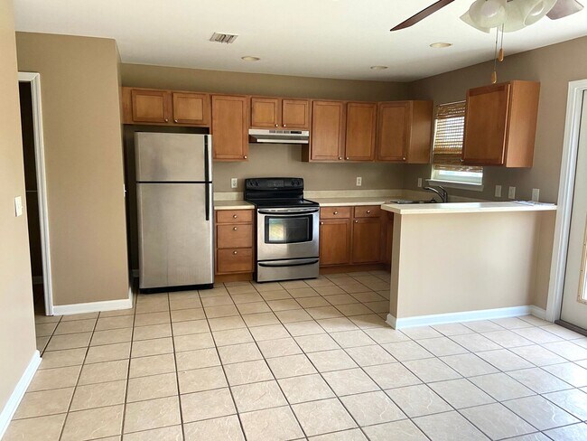 Foto del edificio - AVAILABLE NOW! Cute townhome with 3 bd,2.5...