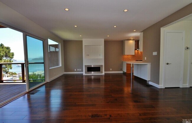 Building Photo - 118 Sausalito Blvd