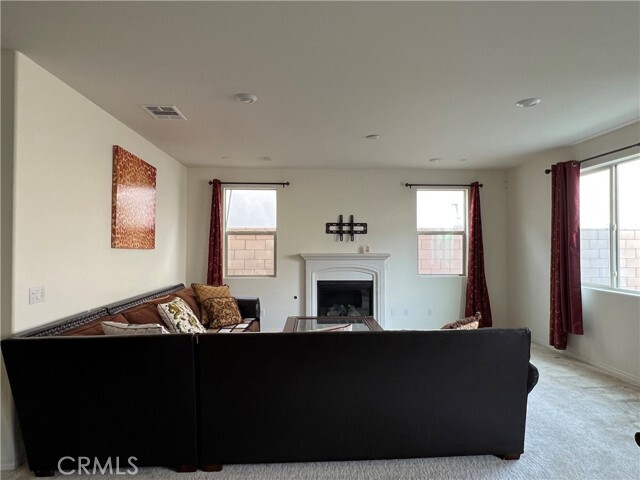 Building Photo - 4865 S Wilson Ave
