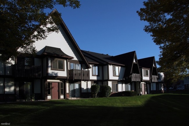 Building Photo - 2764 Viking Dr
