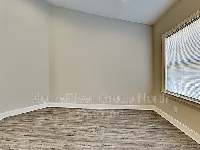 Foto del edificio - 5858 Bradford Lake Ln