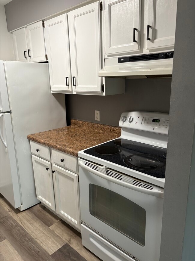 Foto del edificio - 6710 Park Ridge Dr