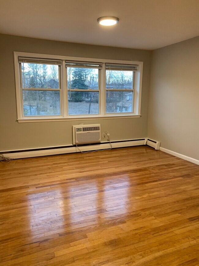 Foto del edificio - 810 Bloomfield Ave