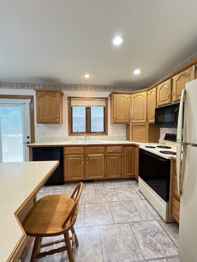 Foto del edificio - 2742 Pleasant View Dr