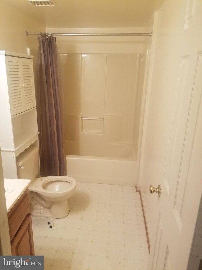 Building Photo - 12006 Old Fort Rd