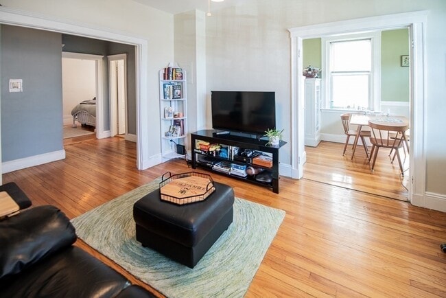 Building Photo - 246 S Huntington Ave