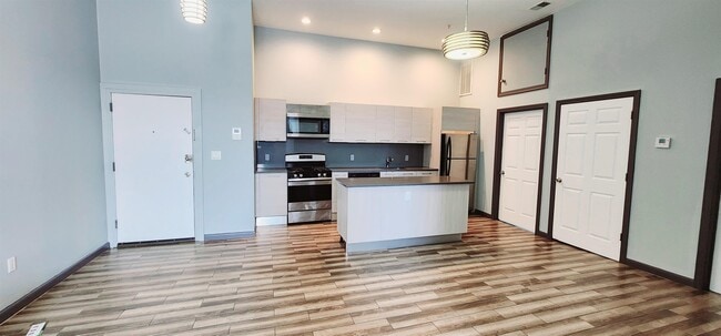 Foto del edificio - 795 Main Ave