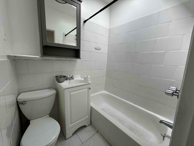 Foto del edificio - 860 Herkimer St