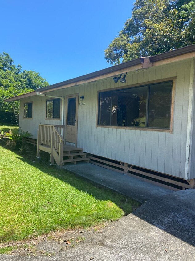 Foto principal - Conveniently Located 3BR/2BA Home in Hilo