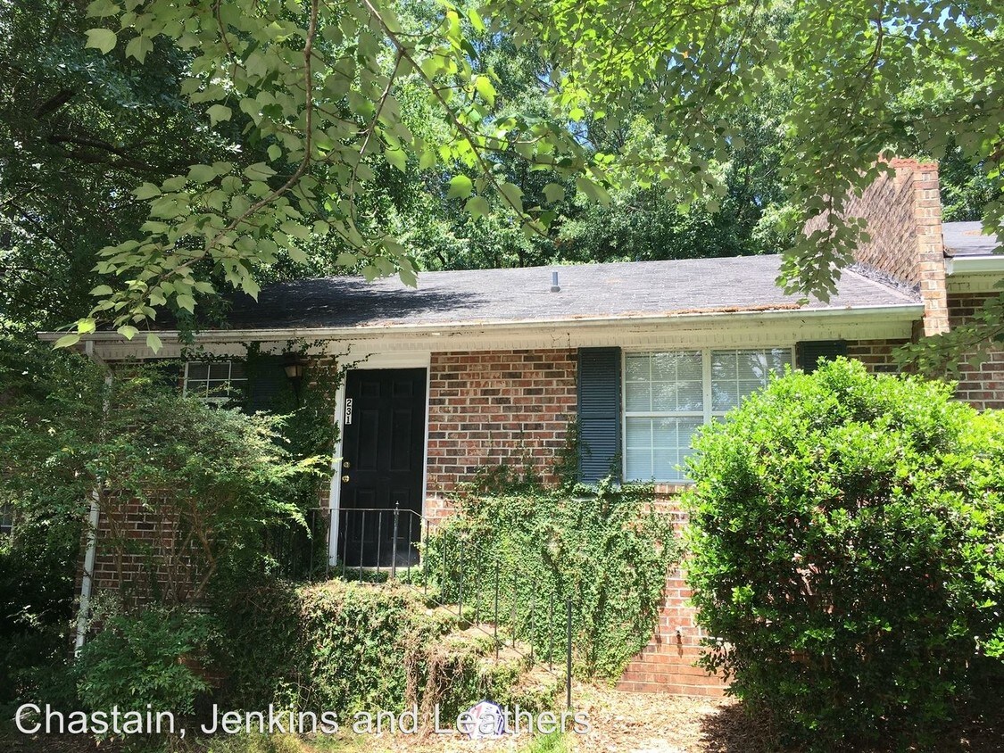 2 br, 2 bath House 231 Sleepy Creek Drive House Rental in Athens