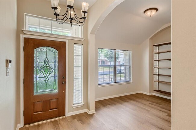 Building Photo - 116 Copperwood Loop