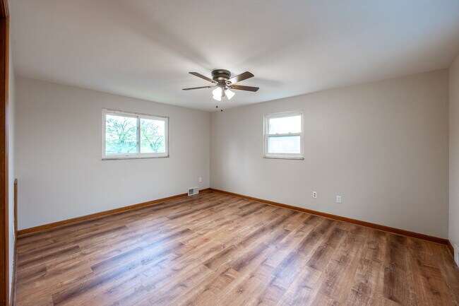 Foto del edificio - 5165 Stanton Ave
