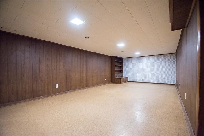 Building Photo - 172 Sherwood Dr