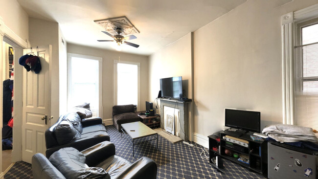 Building Photo - 2032 N Bissell St