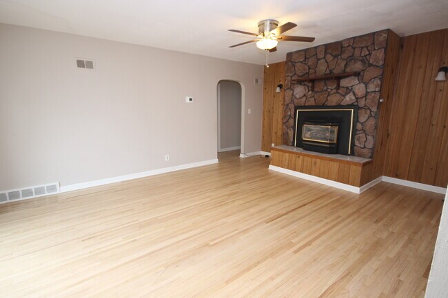 Building Photo - 3709 3rd Ave N