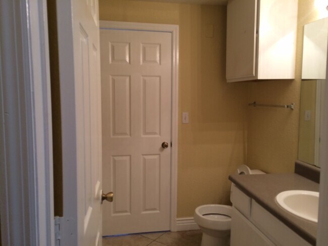 Foto del edificio - 3702 Palm Desert Ln