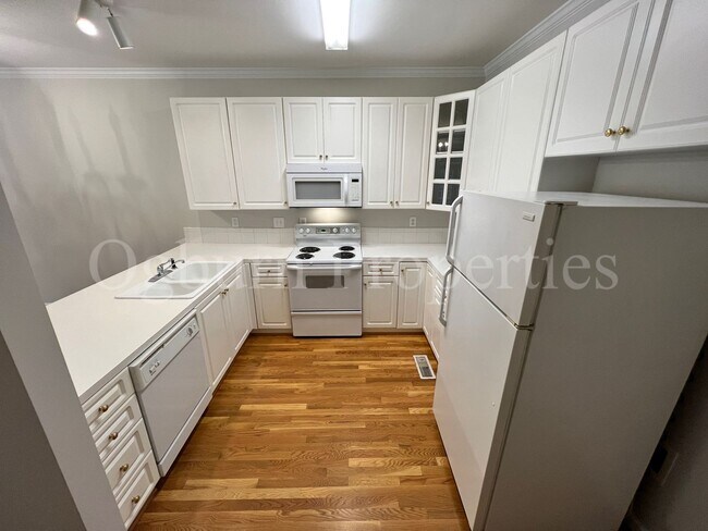 Building Photo - 505 Sherwood Hills-3BR/2.5BA-Townhouse!!