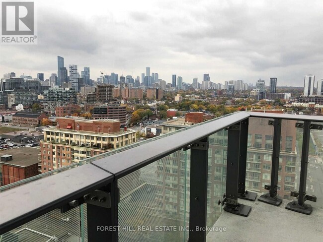 Building Photo - 390 Cherry St