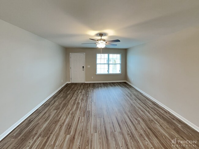 Foto del edificio - 232 Taylors Landing Ave