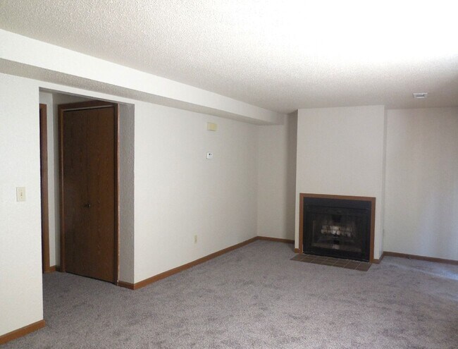 Foto del edificio - One Bedroom Condo with Fireplace and Stack...