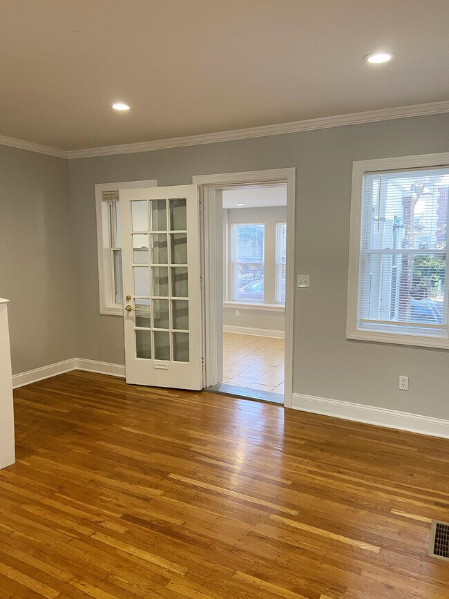Building Photo - 5843 N Fairhill St