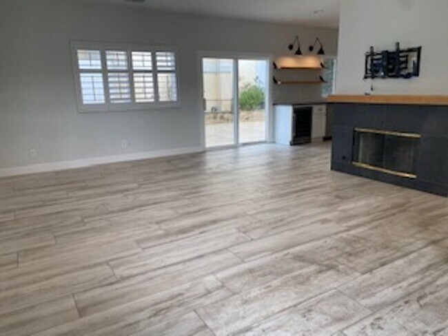 Building Photo - Beautiful Detached 4 bedroom, 2.5 Bath Tow...