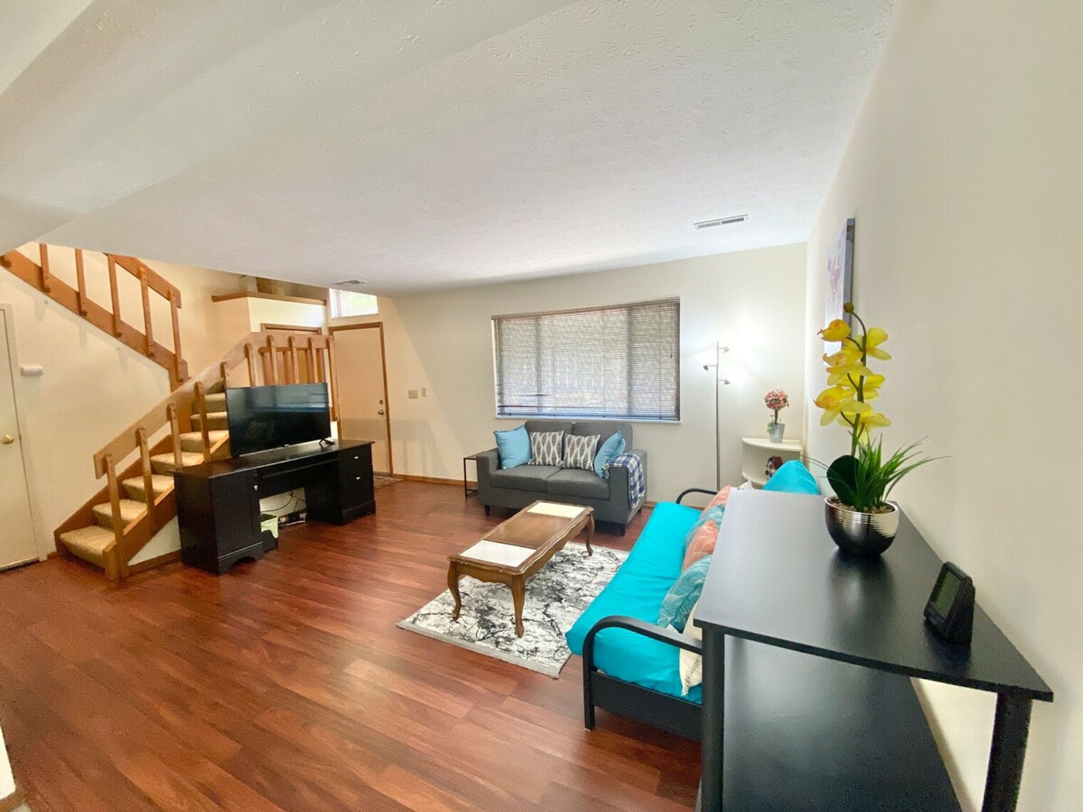 1469 Rydalmount Rd Cleveland Heights, OH 44118 – photo 2