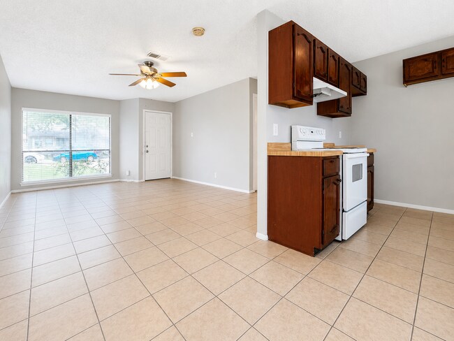 Foto del edificio - 4948 Champlain Dr