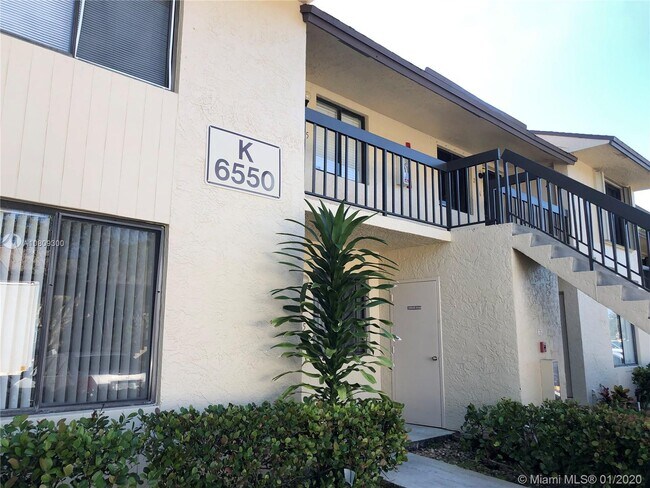 Foto del edificio - 6550 Somerset Dr
