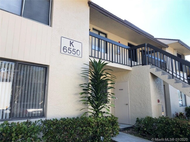 Building Photo - 6550 Somerset Dr