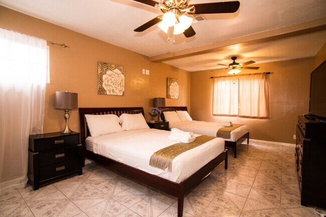 Foto del edificio - 11252 S Euclid St